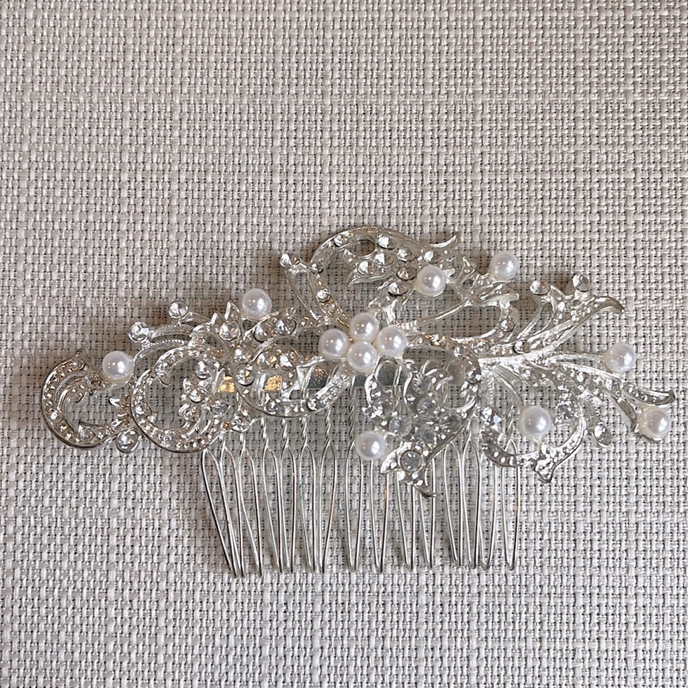 Silver toned hair pin Wedding/Formal